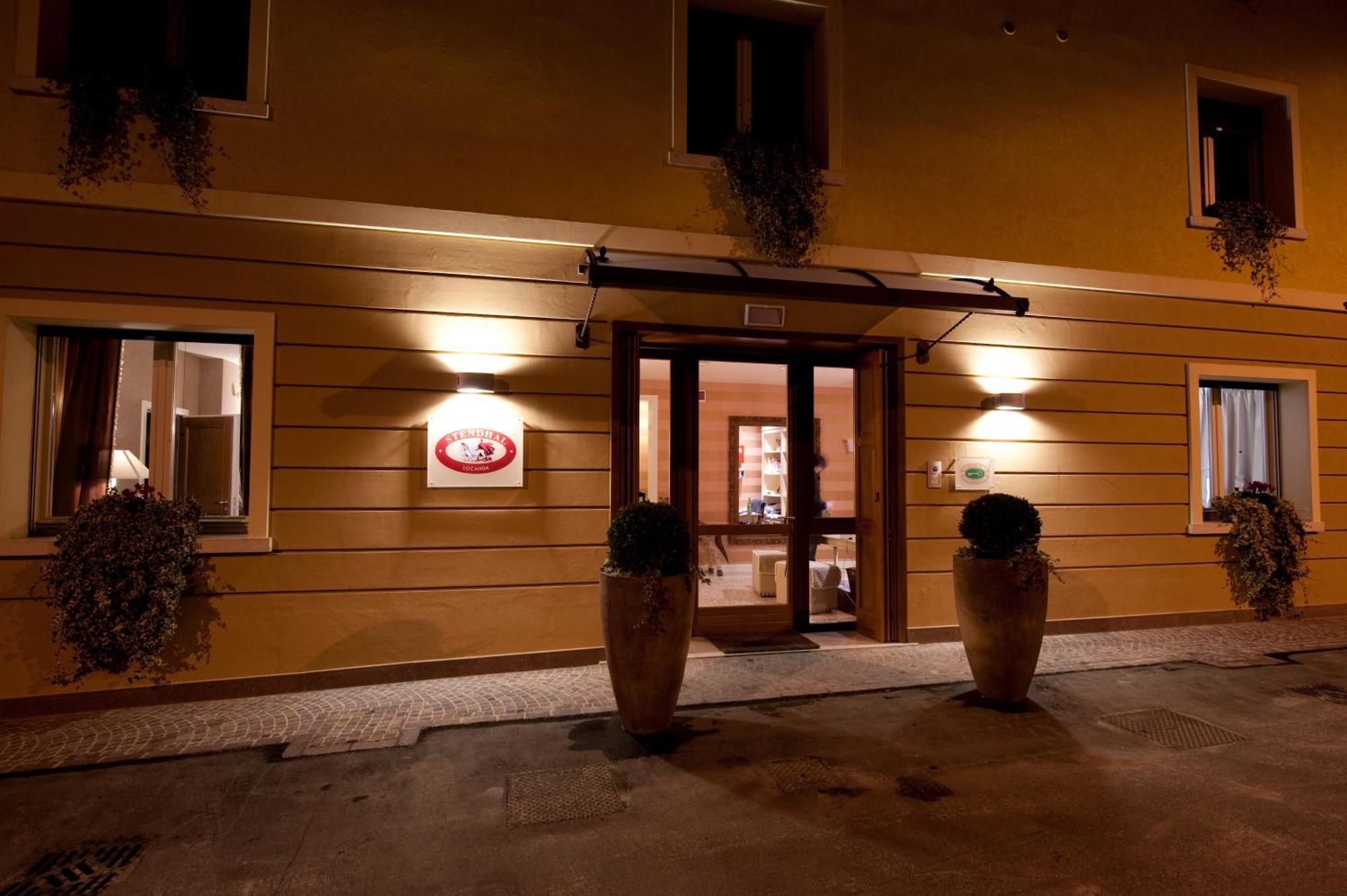 Hotel Locanda Stendhal Колорно Екстериор снимка