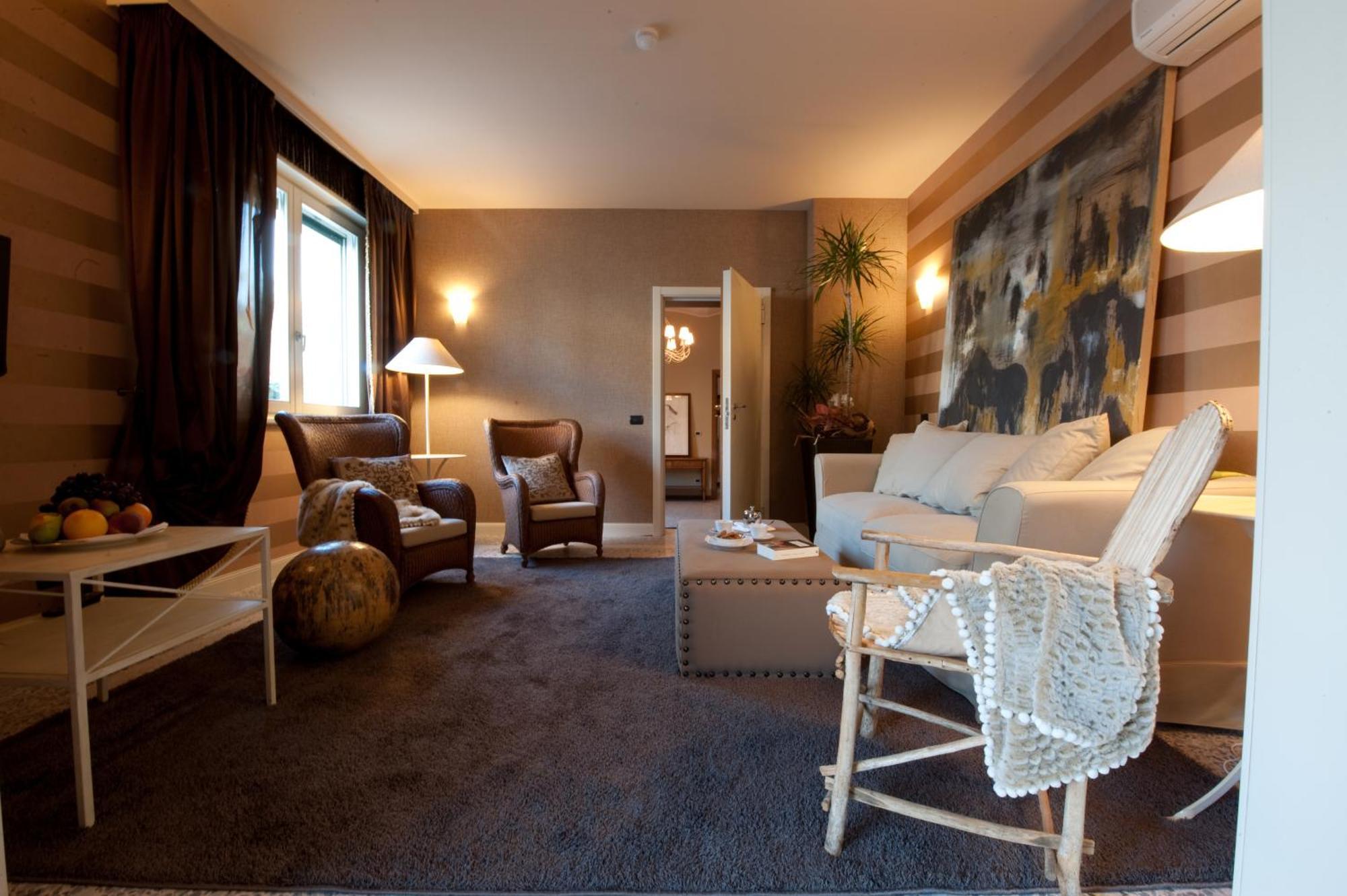 Hotel Locanda Stendhal Колорно Екстериор снимка