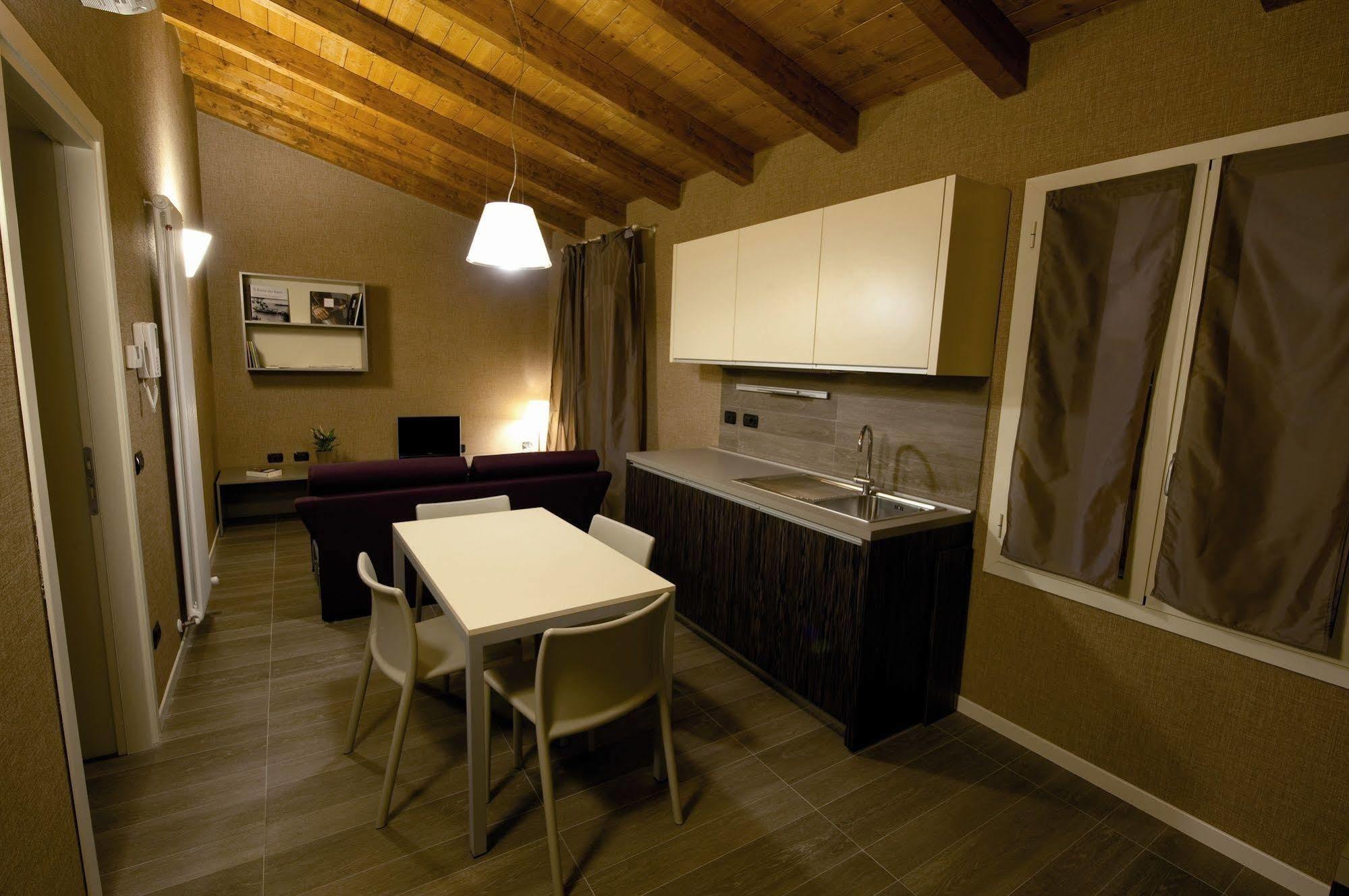 Hotel Locanda Stendhal Колорно Екстериор снимка