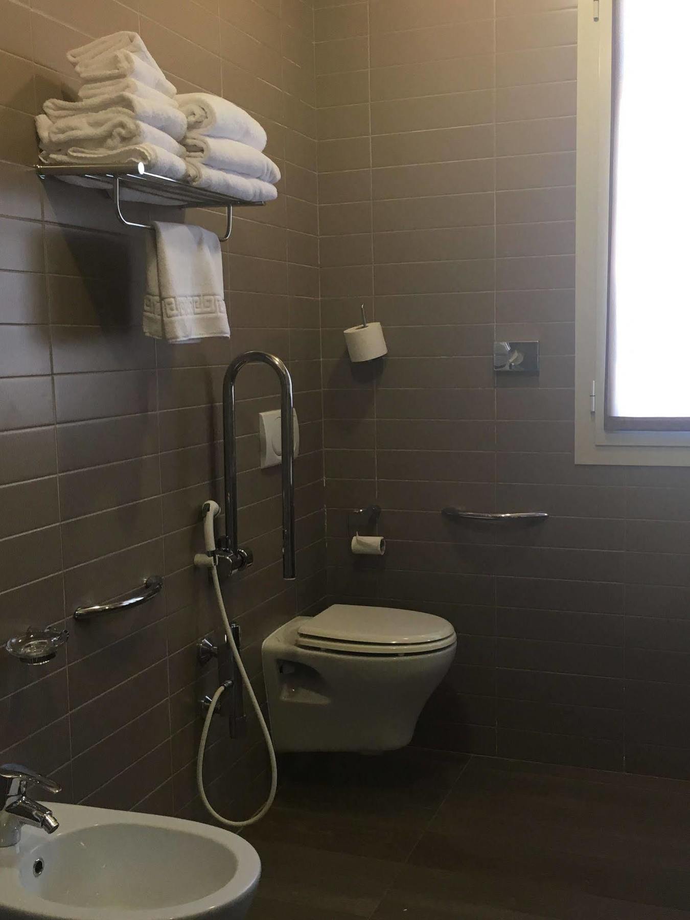 Hotel Locanda Stendhal Колорно Екстериор снимка